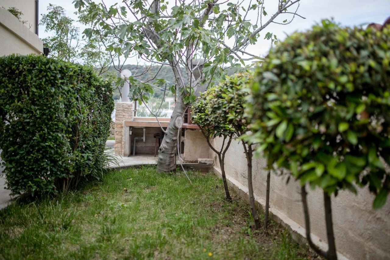 Apartments By The Sea Supetarska Draga - Donja, Rab - 11769 外观 照片