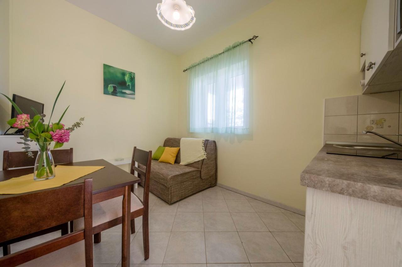 Apartments By The Sea Supetarska Draga - Donja, Rab - 11769 外观 照片