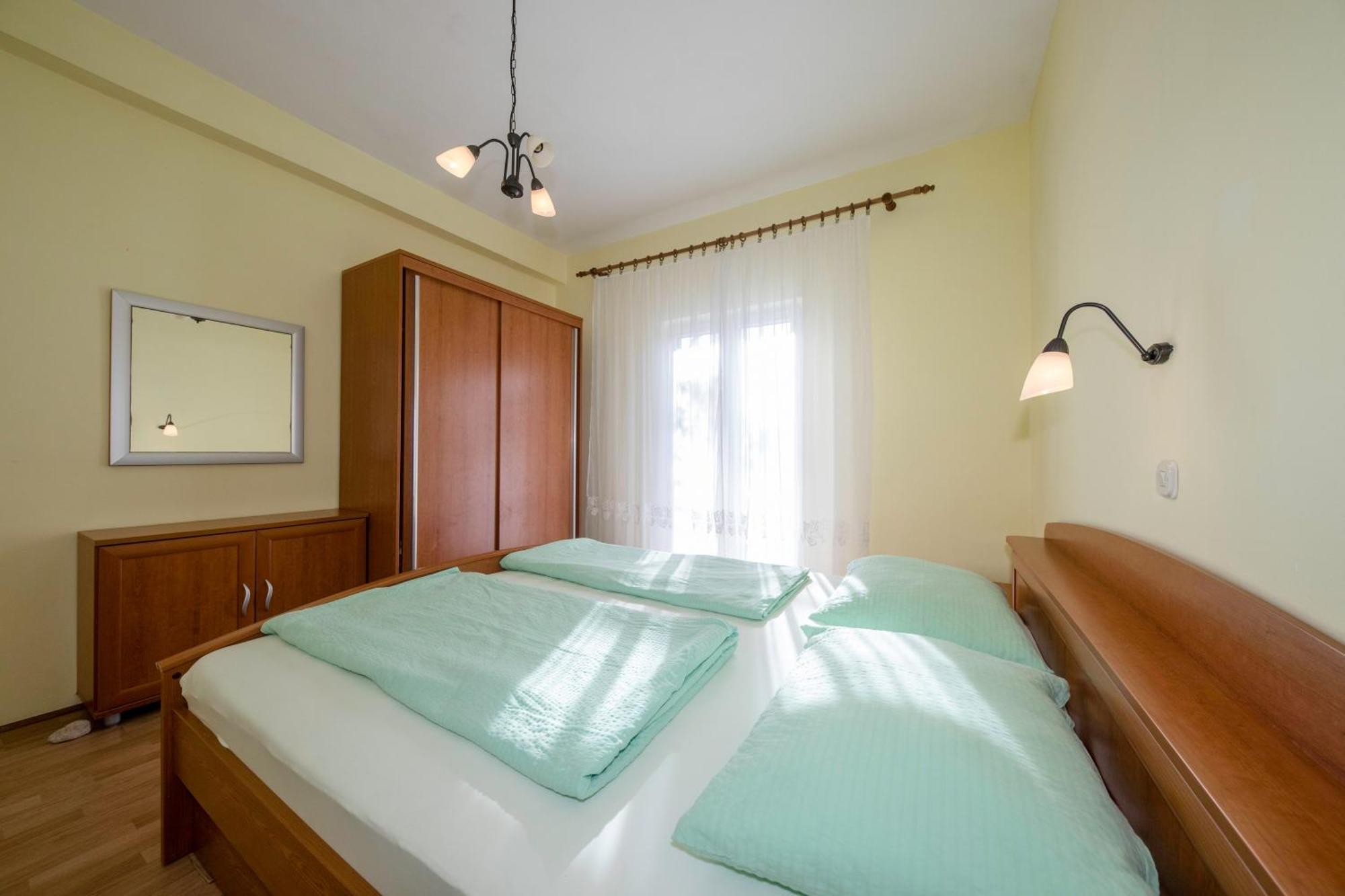 Apartments By The Sea Supetarska Draga - Donja, Rab - 11769 客房 照片
